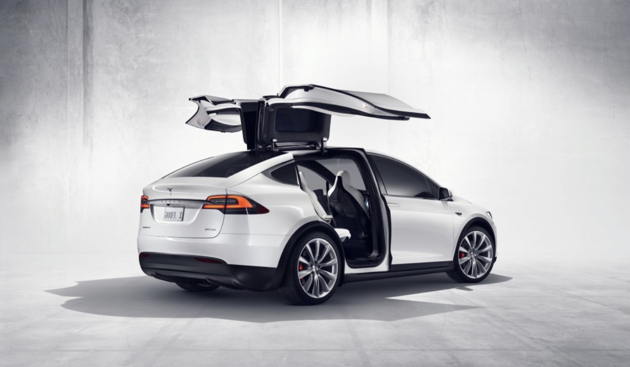 Tesla Model X Plaid 2024 – Tri Motor AWD | Ultra-Performance Electric SUV - View 3