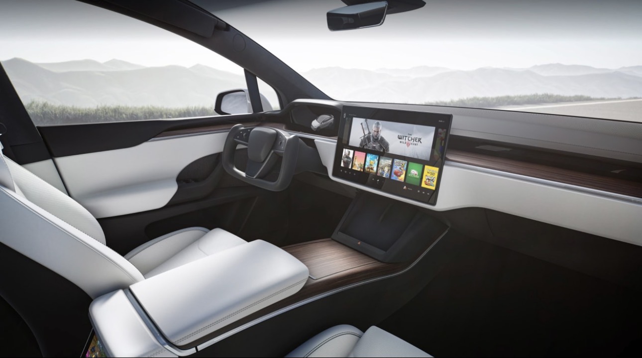 Tesla Model X - View 6