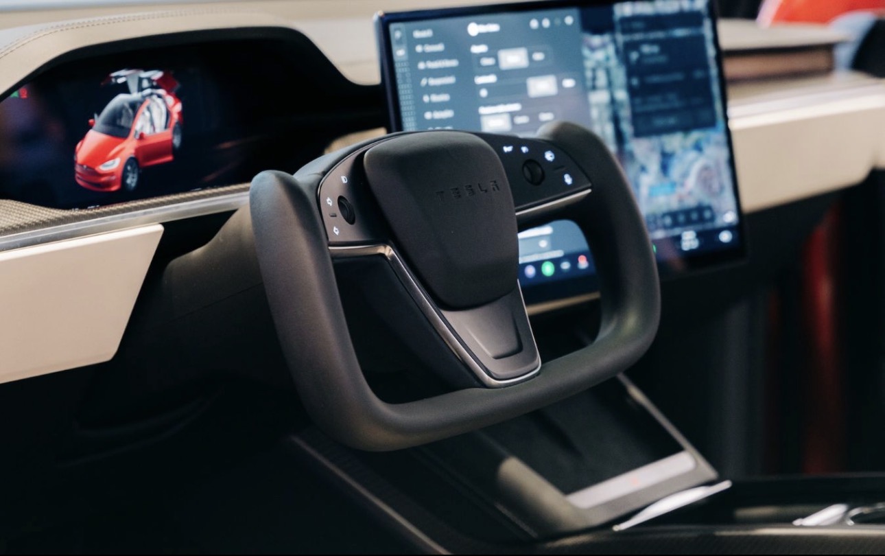 Tesla Model X Plaid 2024 – Tri Motor AWD | Ultra-Performance Electric SUV - View 5