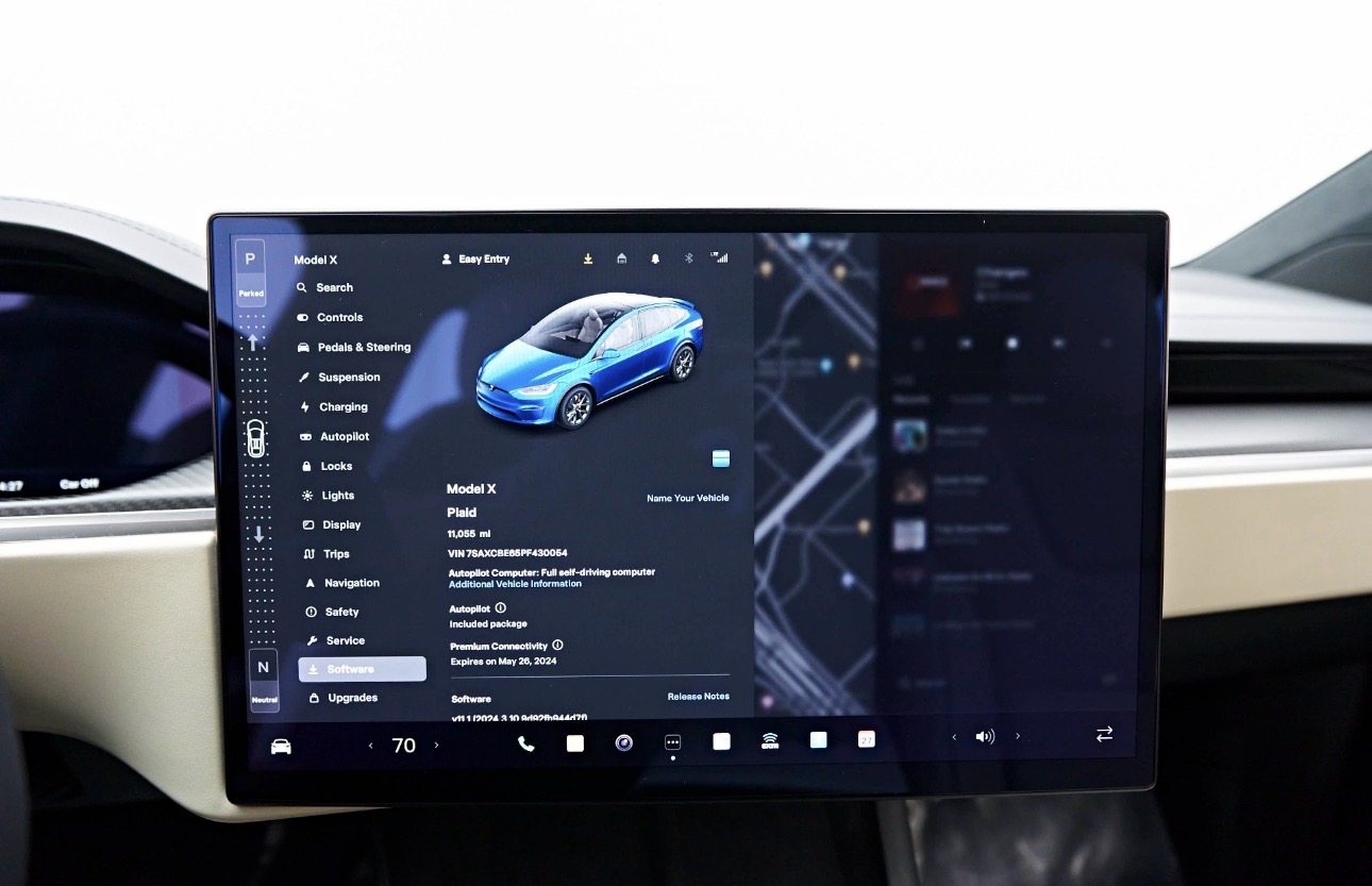 Tesla Model X Plaid 2024 – Tri Motor AWD | Ultra-Performance Electric SUV - View 6