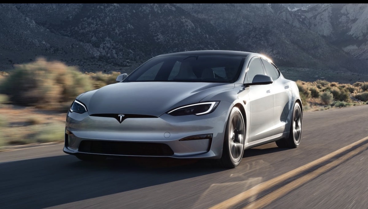 Tesla Model S 2024 – Dual Motor AWD | Luxury Electric Sedan - View 2