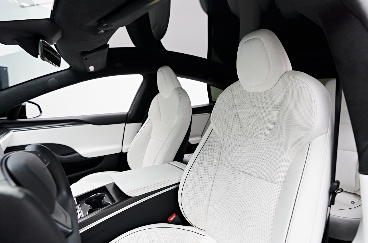 Tesla Model S 2024 – Dual Motor AWD | Luxury Electric Sedan - View 4