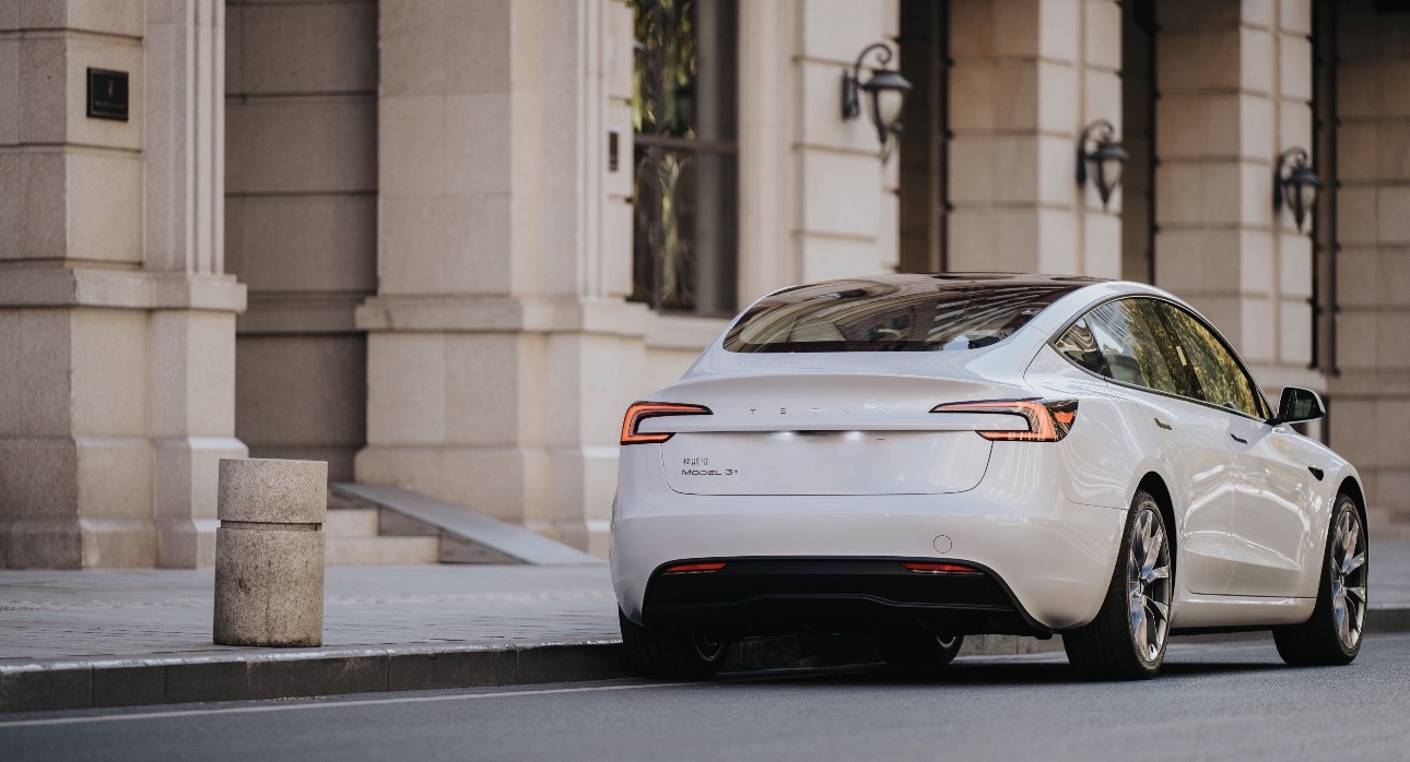 Tesla Model 3 2024 – Long Range AWD | Premium Electric Sedan - View 4